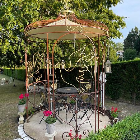 Bed and Breakfast Les Charmes Valençay Exterior foto