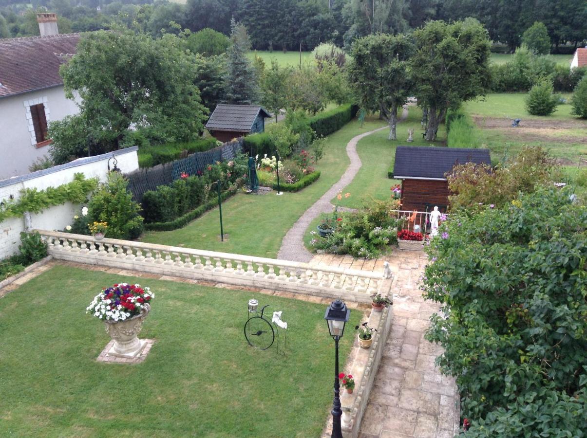Bed and Breakfast Les Charmes Valençay Exterior foto