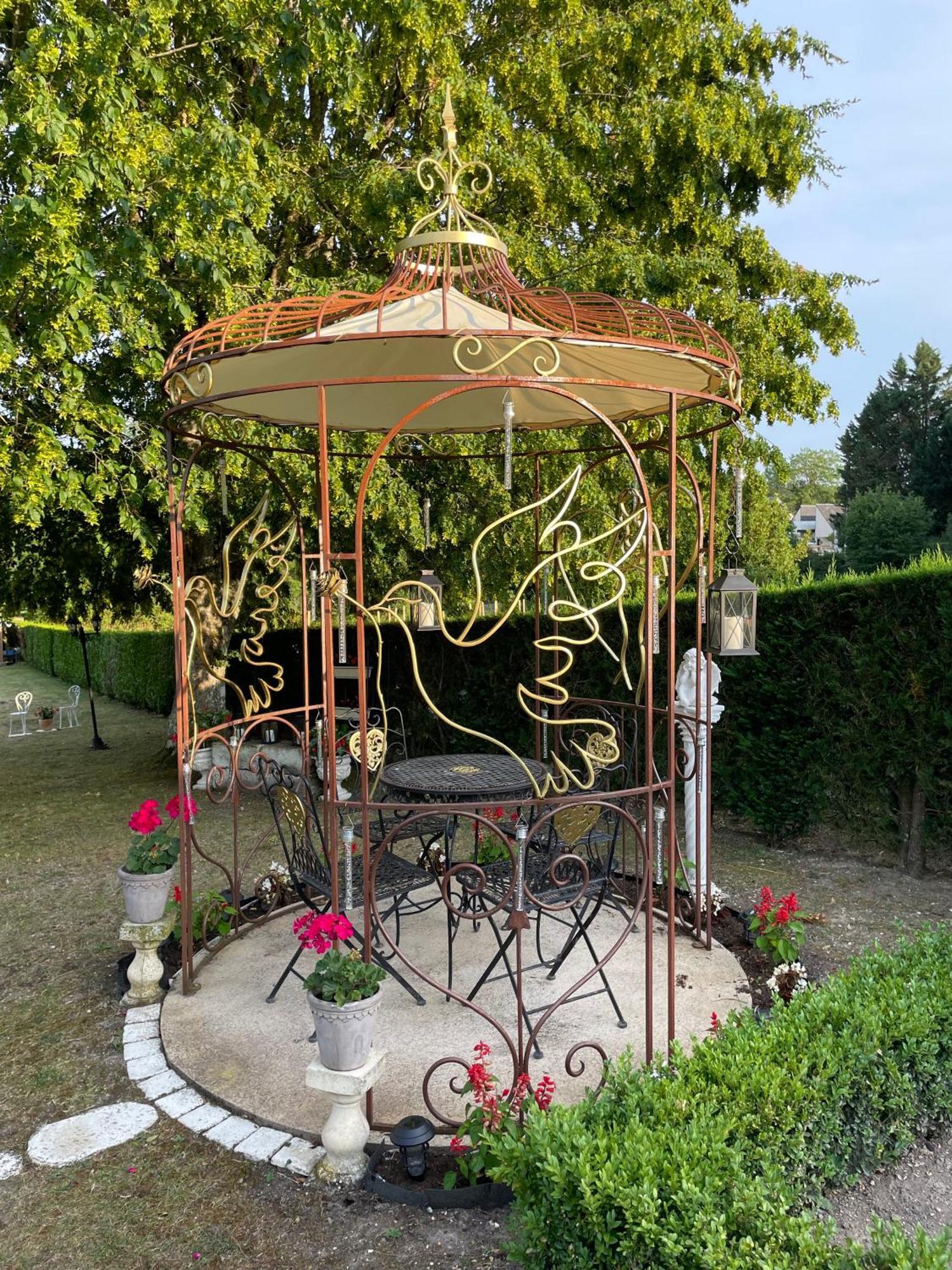 Bed and Breakfast Les Charmes Valençay Exterior foto